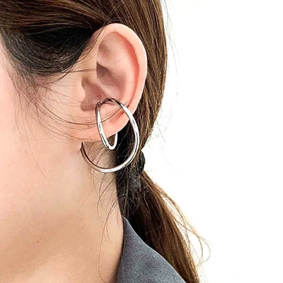 GlitzBlitz Boutique Jewelry - Any 2/$20! Silver Hollow Tube Circular Lobe Wraps NON-PIERCED
